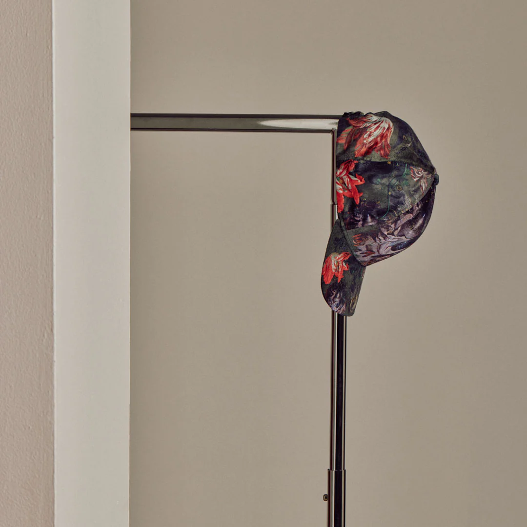 Velvet Cap - Flowerpiece - Image 3